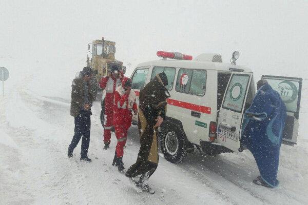 نجات جان 3 معلم گرفتار در برف و کولاک نجات جان 3 معلم گرفتار در برف و کولاک