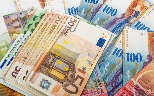 نرخ رسمی 29 ارز کاهش یافت، افت قیمت یورو و پوند انگلیس