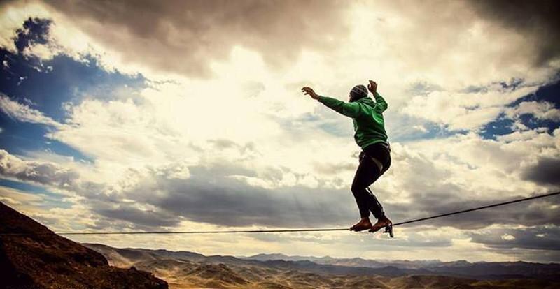 عکس ، بند بازی دختران ایرانی روی آسمان عکس ، بند بازی دختران ایرانی روی آسمان