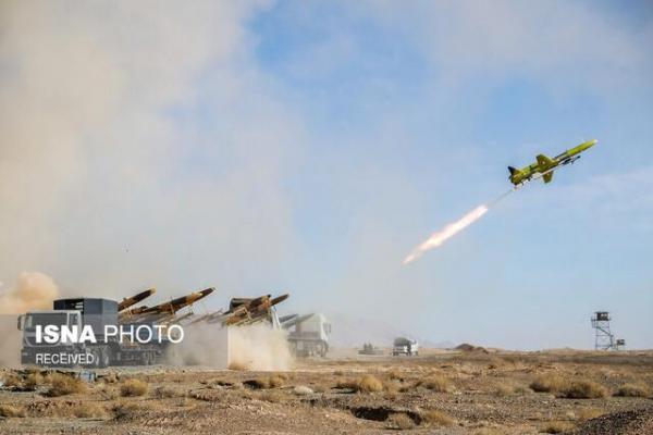 پرواز برد بلند پهپادهای انتحاری در تمرین بزرگ رزم پهپادی پرواز برد بلند پهپادهای انتحاری در تمرین بزرگ رزم پهپادی ارتش