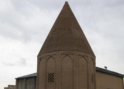 برج قربان، بنایی بازمانده از یک مجموعه بزرگ تاریخی